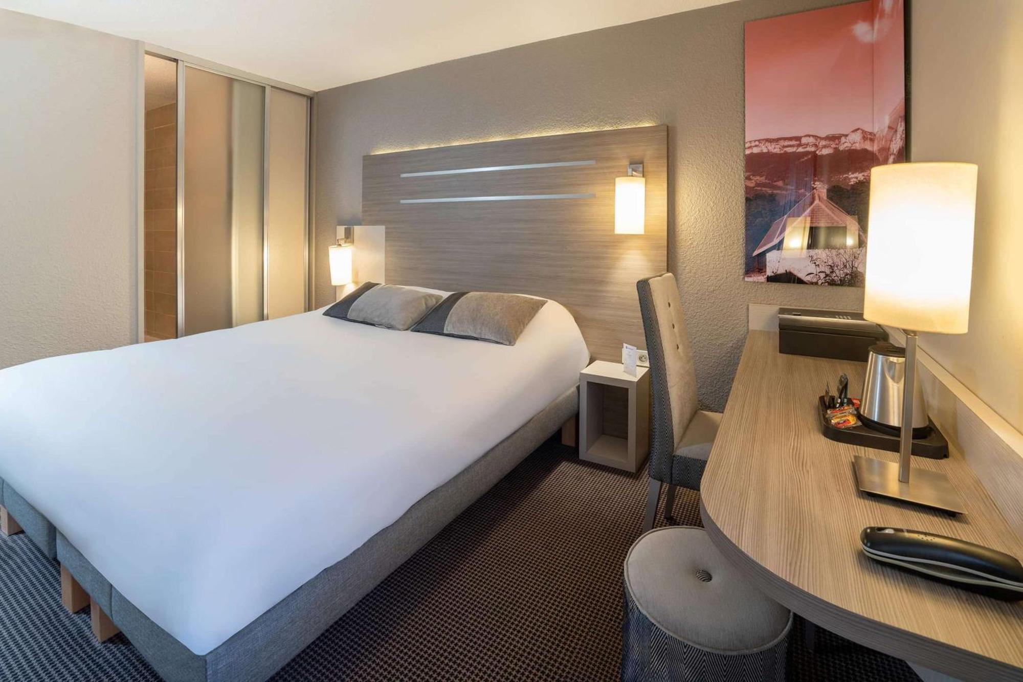 Best Western Voiron Centre Екстер'єр фото