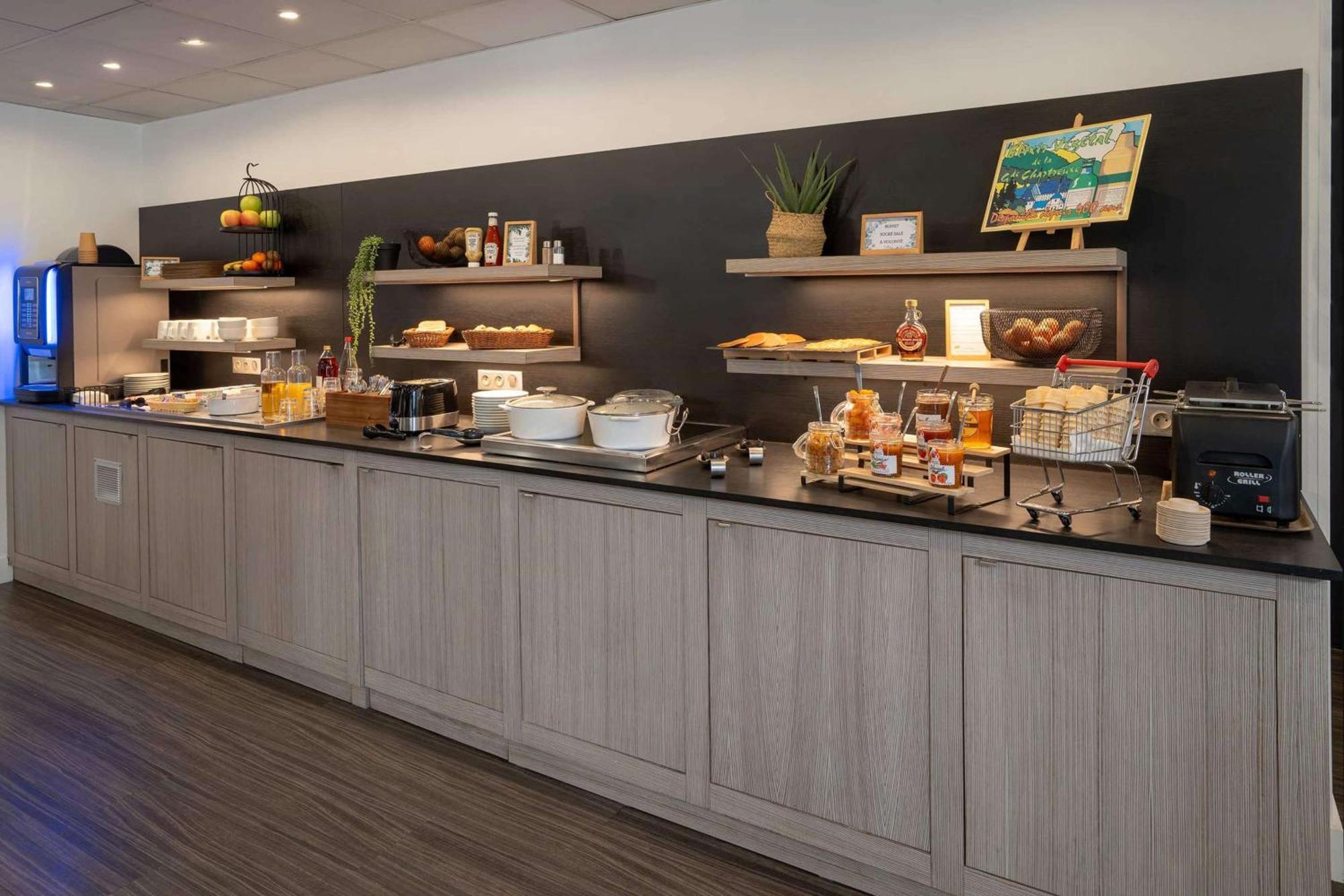 Best Western Voiron Centre Екстер'єр фото
